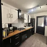 Triple Room Near Train Station